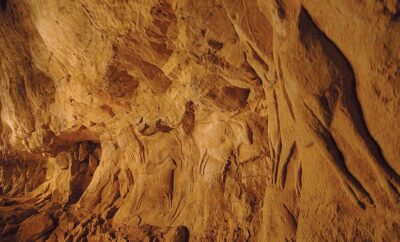 Découvrez Le Roc aux Sorciers : un trésor préhistorique à deux pas de votre chalet à Angles-sur-l’Anglin